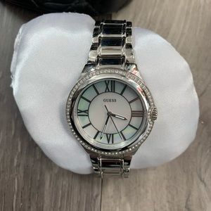 Guess womens Silver-tone Analog Watch